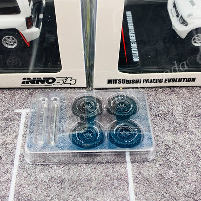 INNO64 1/64 MITSUBISHI PAJERO EVOLUTION White With Extra Wheels IN64-EVOP-PH
