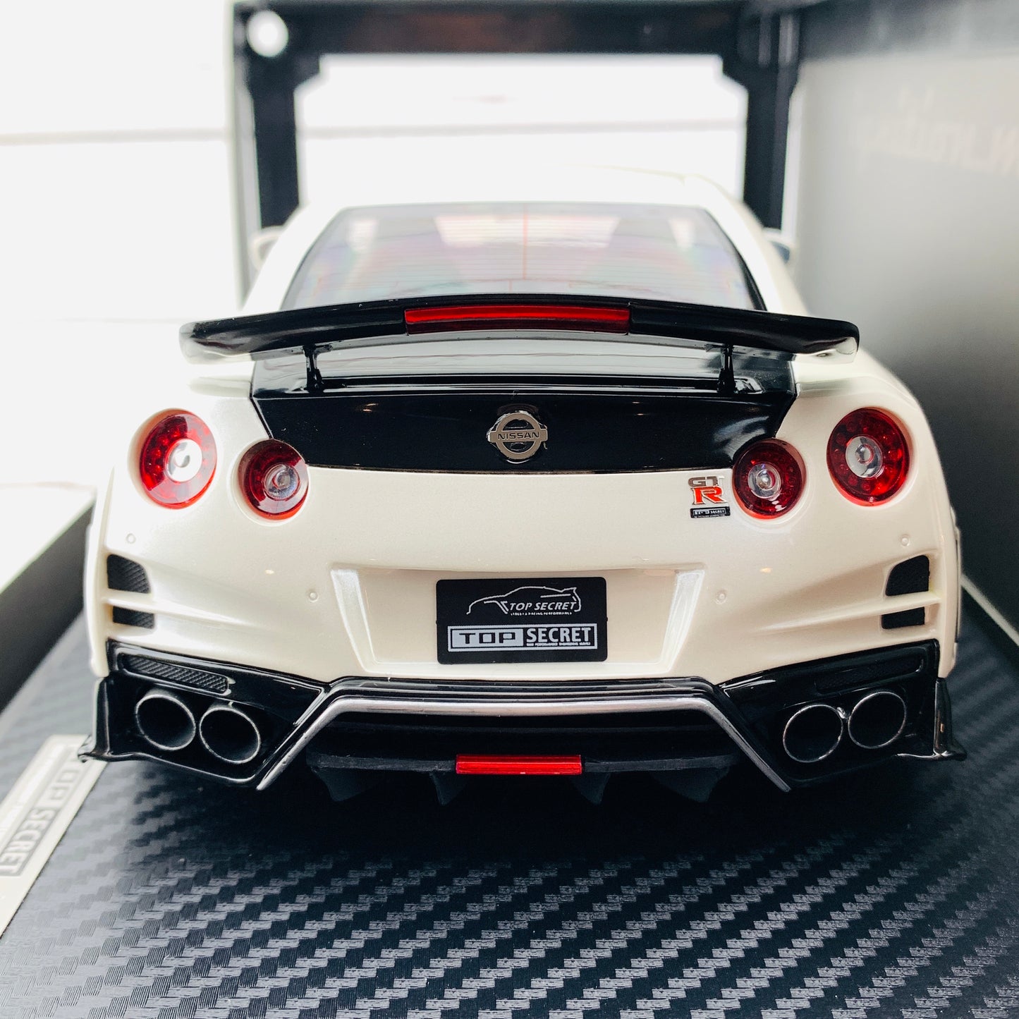 Ignition Model 1/18 TOP SECRET Nissan GTR R35 White Pearl IG1537