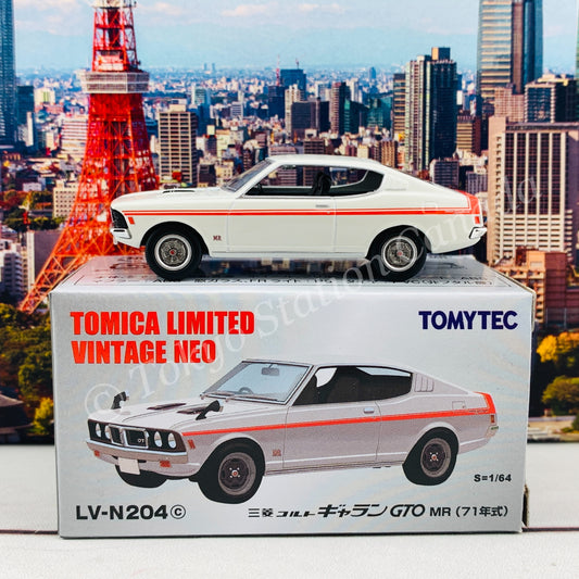 Tomytec Tomica Limited Vintage Neo 1/64 Mitsubishi Colt Galant GTO MR 1971 (White) LV-N204c