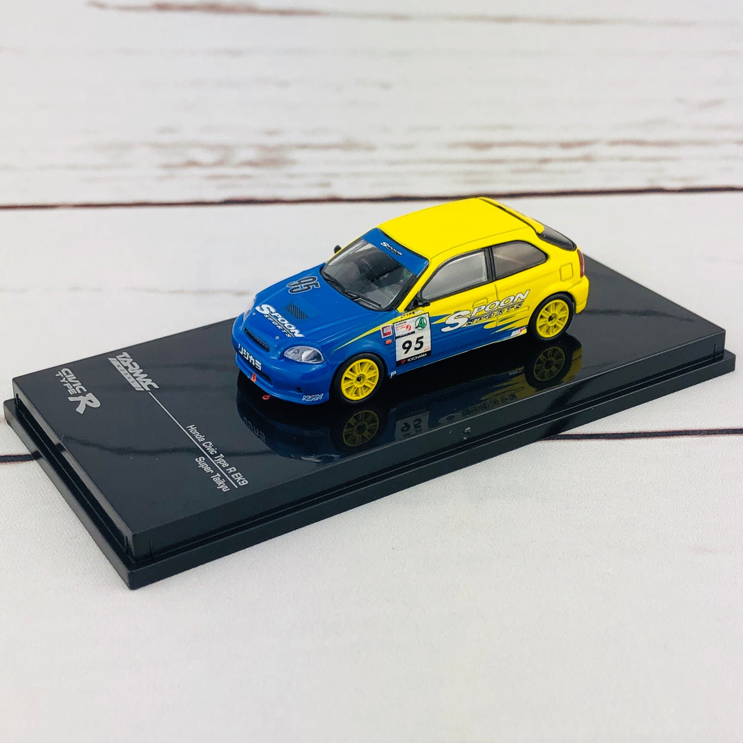 Tarmac Works 1/64 Honda Civic Type R EK9 Super Taikyu #95