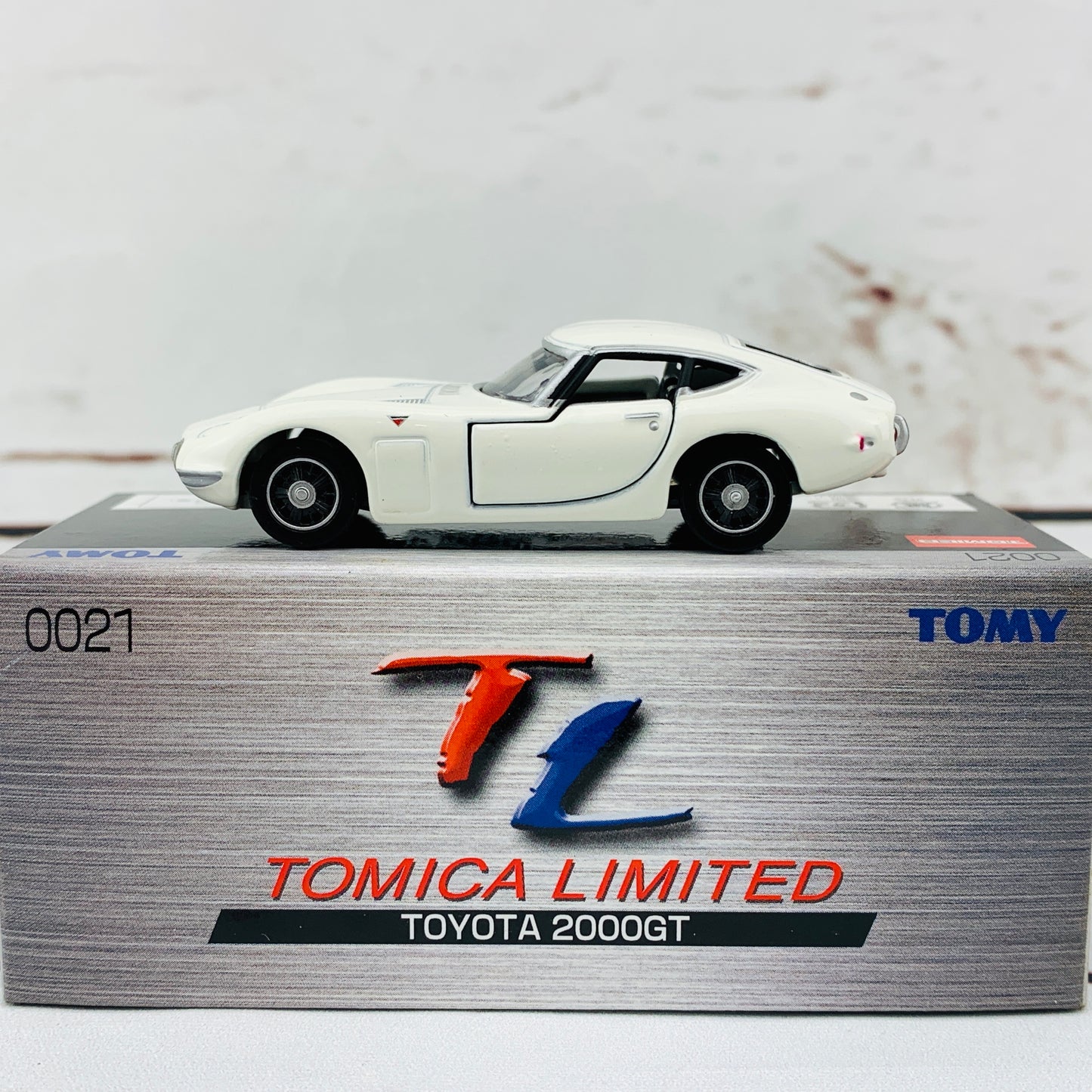 Tomica Limited 0021 Toyota 2000GT White