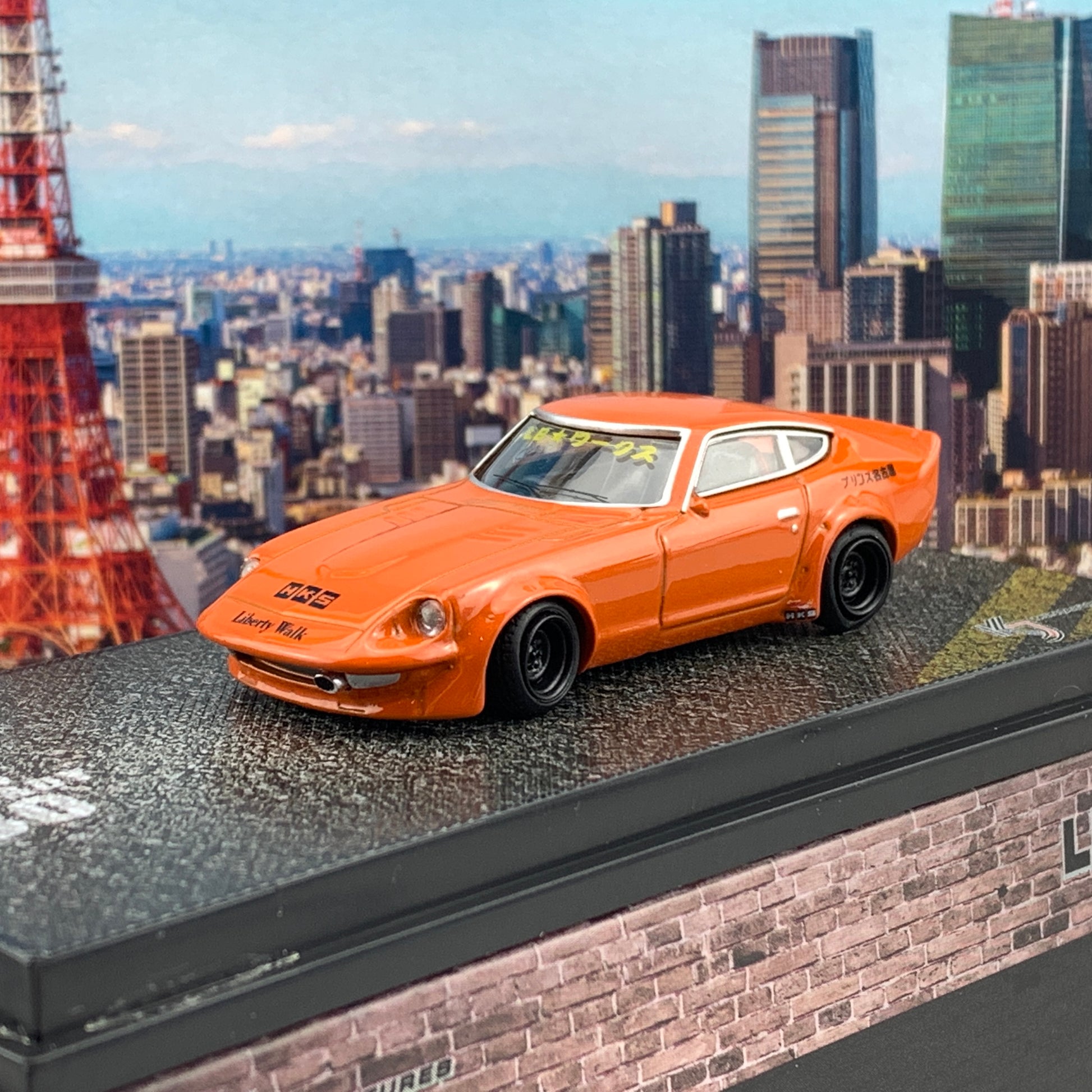 KJ MINIATURES 1/64 LBWK Nissan FairLady S30 Metallic Orange KJ64003OR