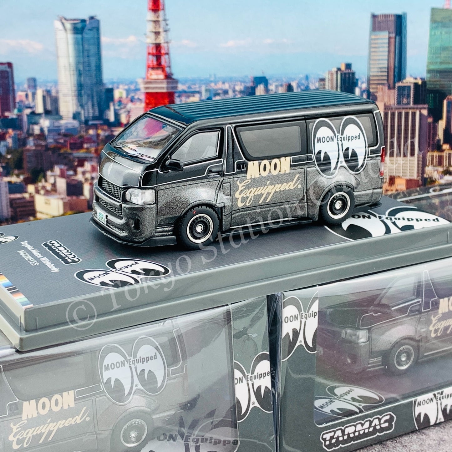 Tarmac Works 1/64 COLLAB64 Toyota Hiace Widebody Mooneyes T64-038-ME2