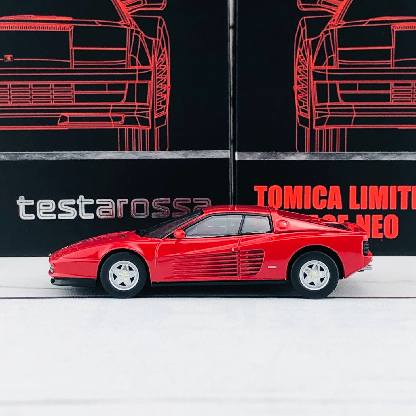 Tomytec Tomica Limited Vintage Neo 1/64 Ferrari Testarossa (RED) 45437363011370