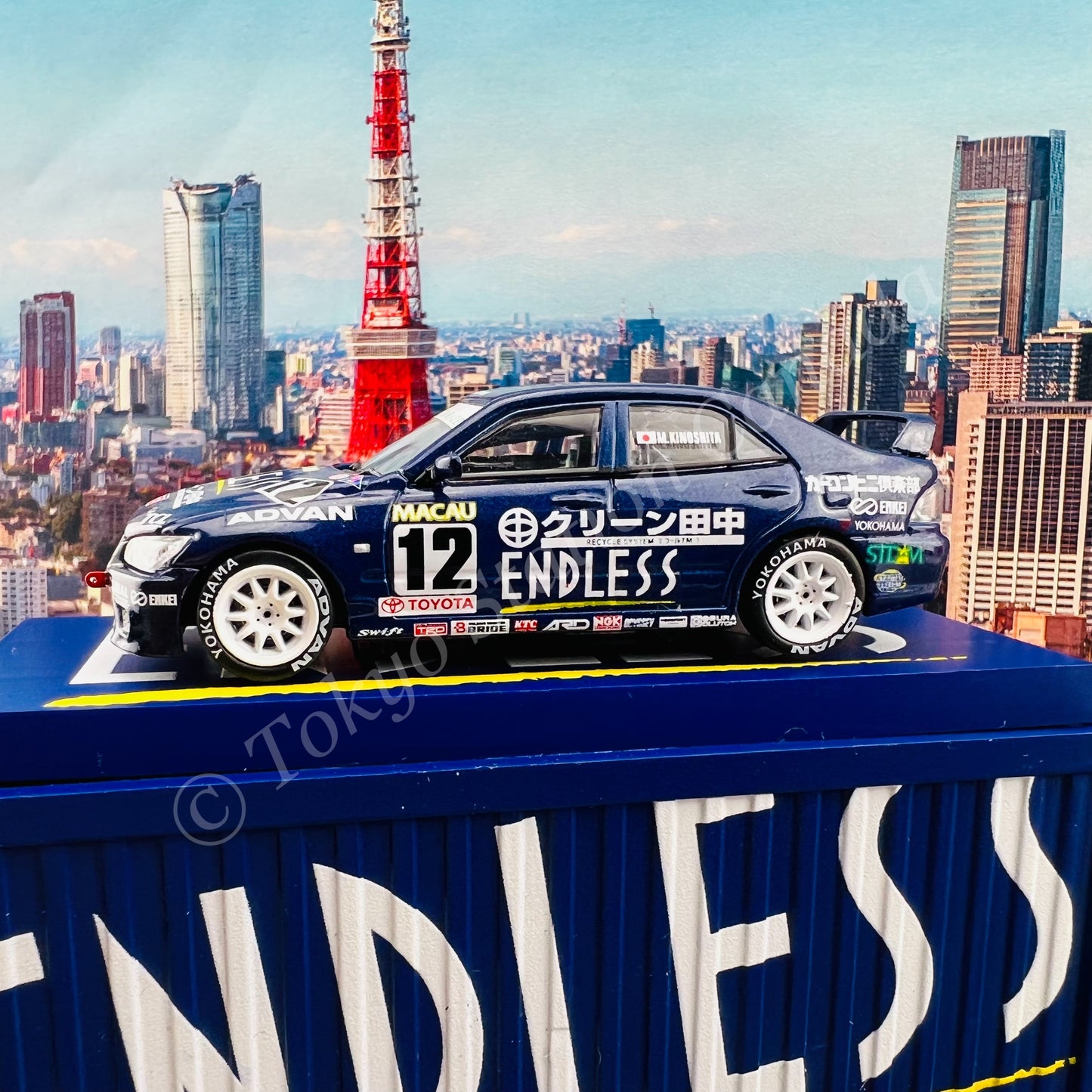 TARMAC WORKS COLLAB64 1/64 Toyota Altezza Macau Guia Race 2001 Mitsuhiro Kinoshita with Container T64-019-01MGP12