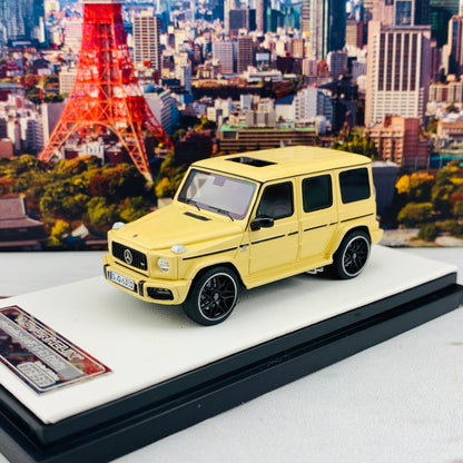 MOTORHELIX 1/64 Mercedes-AMG C63 BEIGE