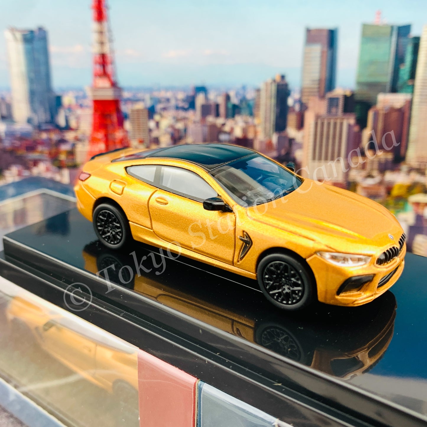 PARA64 1/64 BMW M8 Ceylon Gold LHD PA-55217
