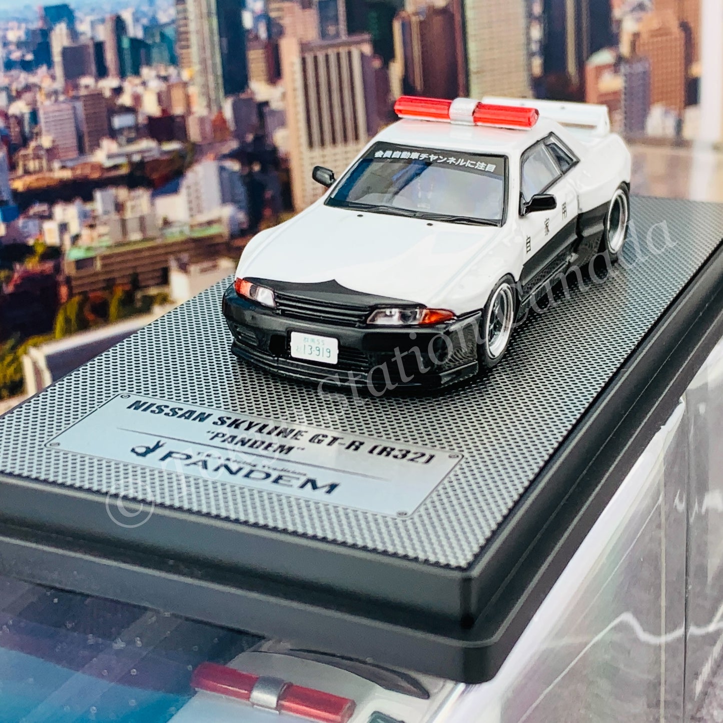 INNO64 1/64 NISSAN SKYLINE GT-R (R32) "PANDEM ROCKET BUNNY"  Japan Police Livery Drift Car IN64-R32P-JPDC