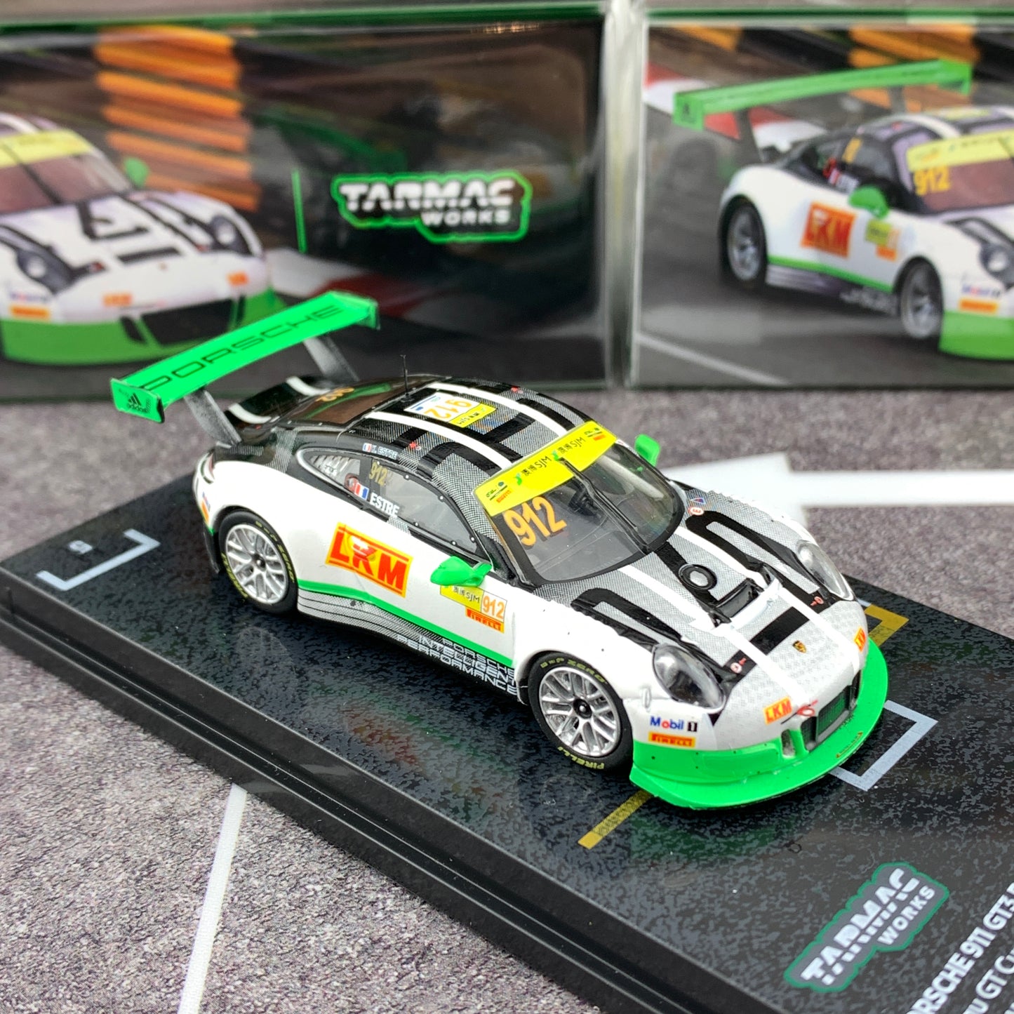 Tarmac Works 1/64 Porsche 911 GT3 R Macau GT Cup FIA GT World Cup 2016 2nd Place Kevin Estre T64-032-16MGP912