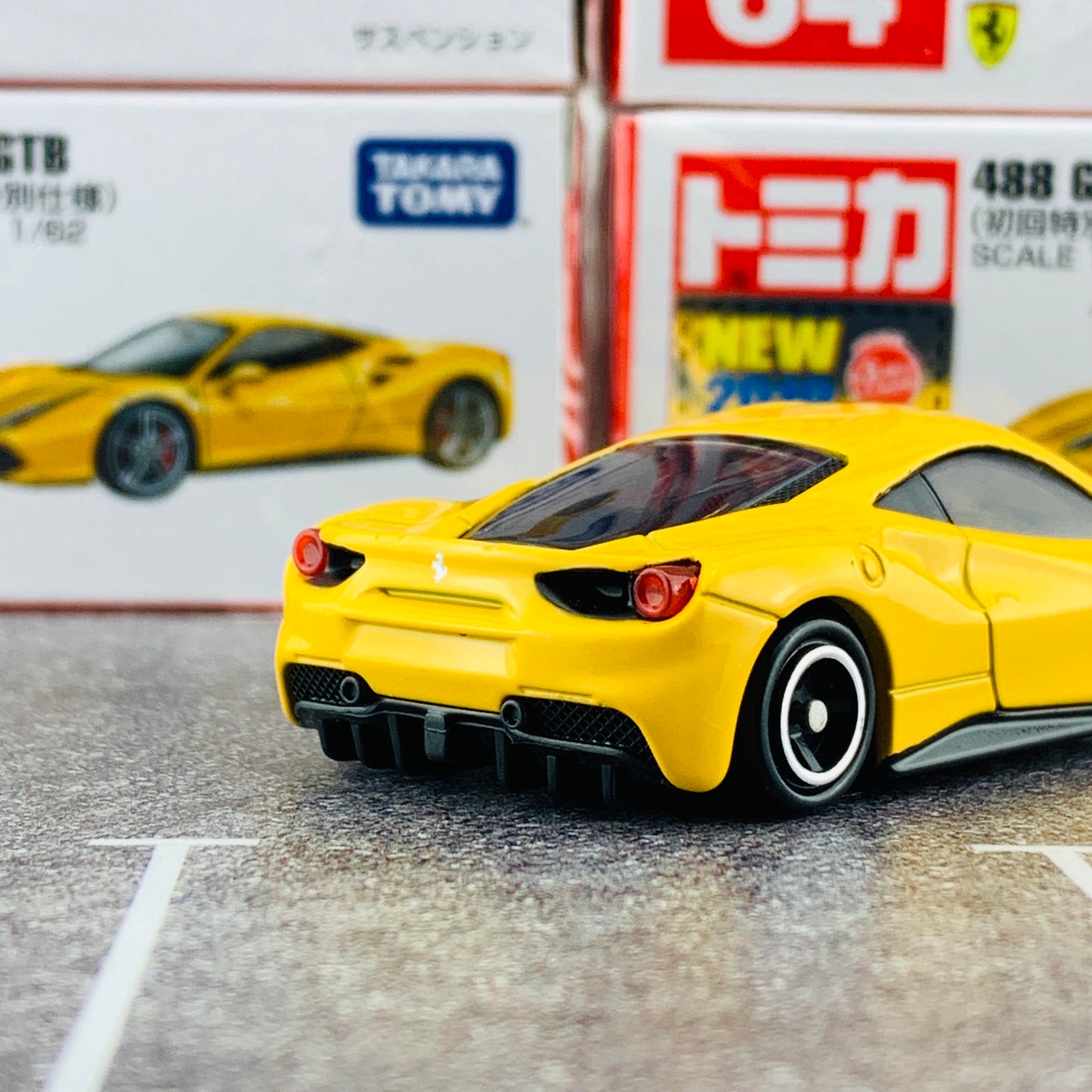 Tomica 64 Ferrari 488 GTB First Edition (初回特別仕様)
