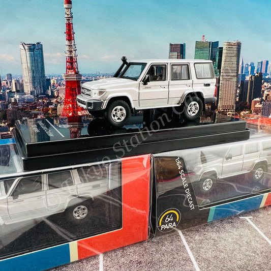 PARA64 1/64 Toyota Land Cruiser LC76 Silver Pearl LHD PA-55312