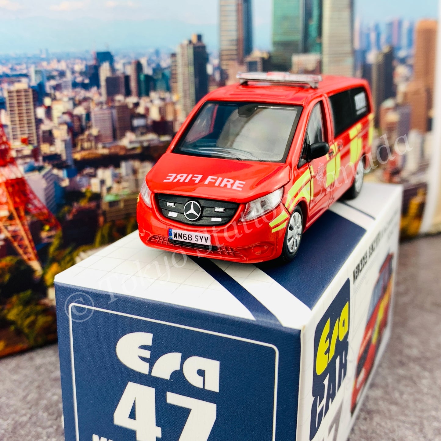 ERA CAR 1/64 Mercedes-Benz Vito UK Fire Command Vehicle MB20VITRN47