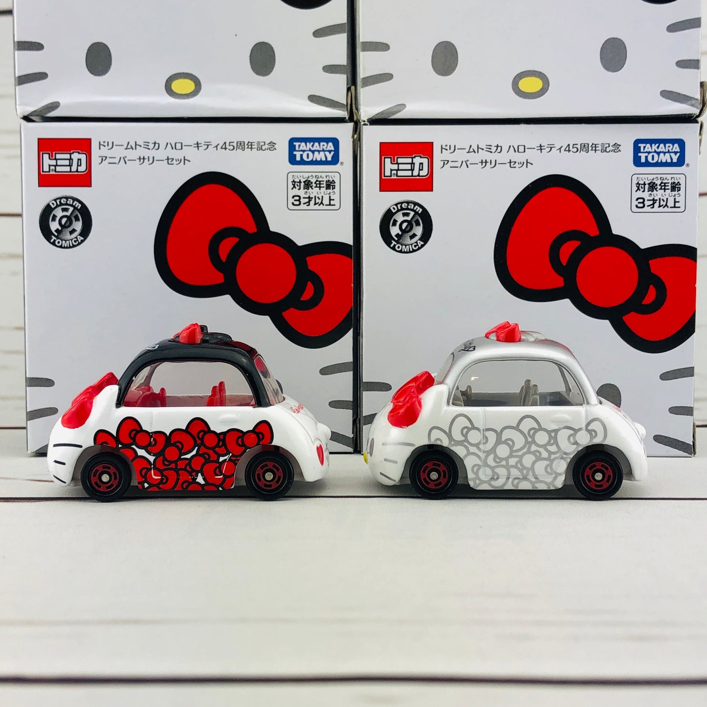 Dream Tomica x Hello Kitty 45th Anniversary Edtion