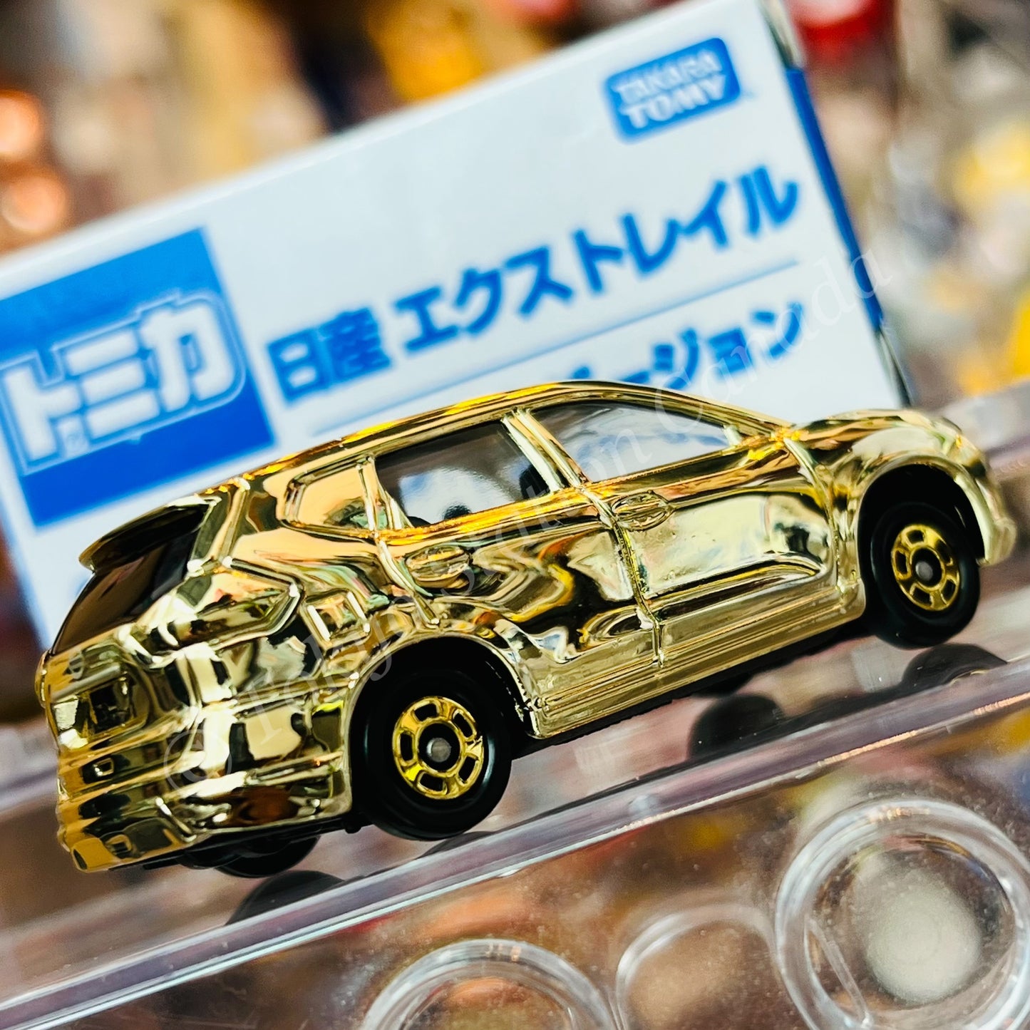 TOMICA (Not For Sale 非売品) Nissan X-TRAIL Gold Plated Edition 4904810855880
