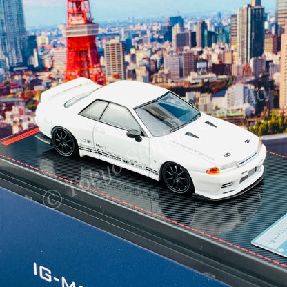 Ignition Model 1/64 TOP SECRET GT-R (VR32) White With Smokey Nagata metal figurine IG2389