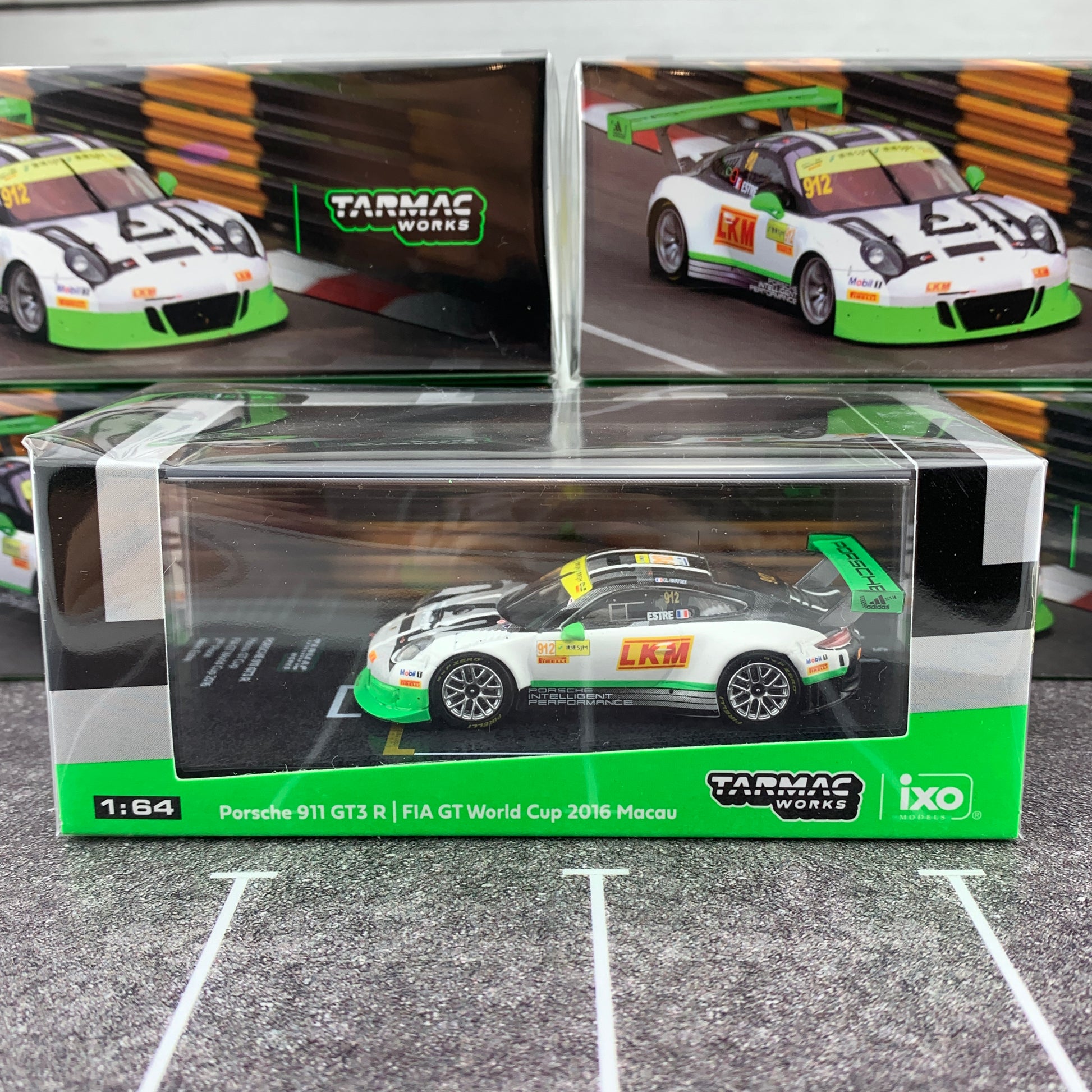 Tarmac Works 1/64 Porsche 911 GT3 R Macau GT Cup FIA GT World Cup 2016 2nd Place Kevin Estre T64-032-16MGP912