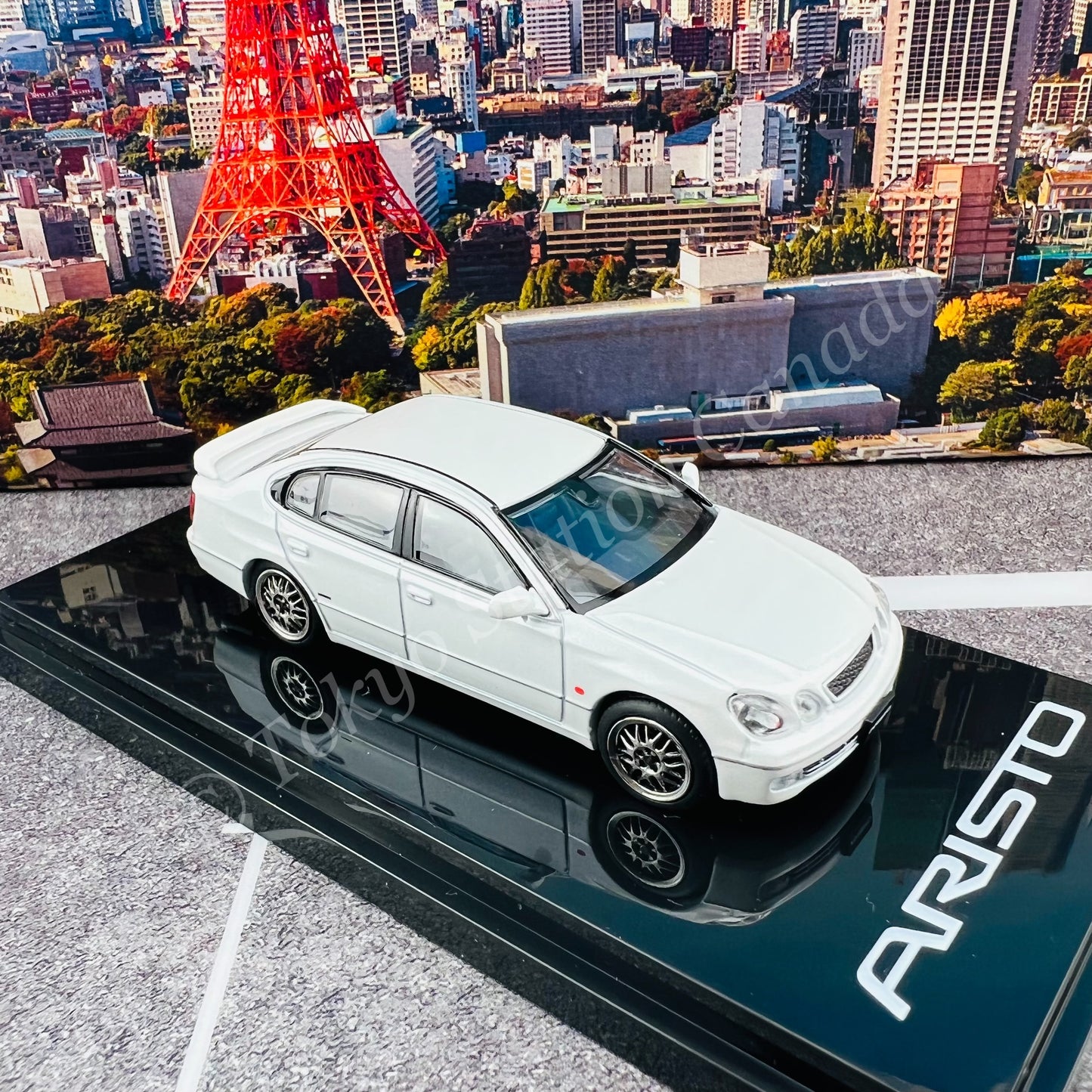 HOBBY JAPAN 1/64 Toyota ARISTO V300 VERTEX EDITION Customized Version White Pearl HJ641030CW