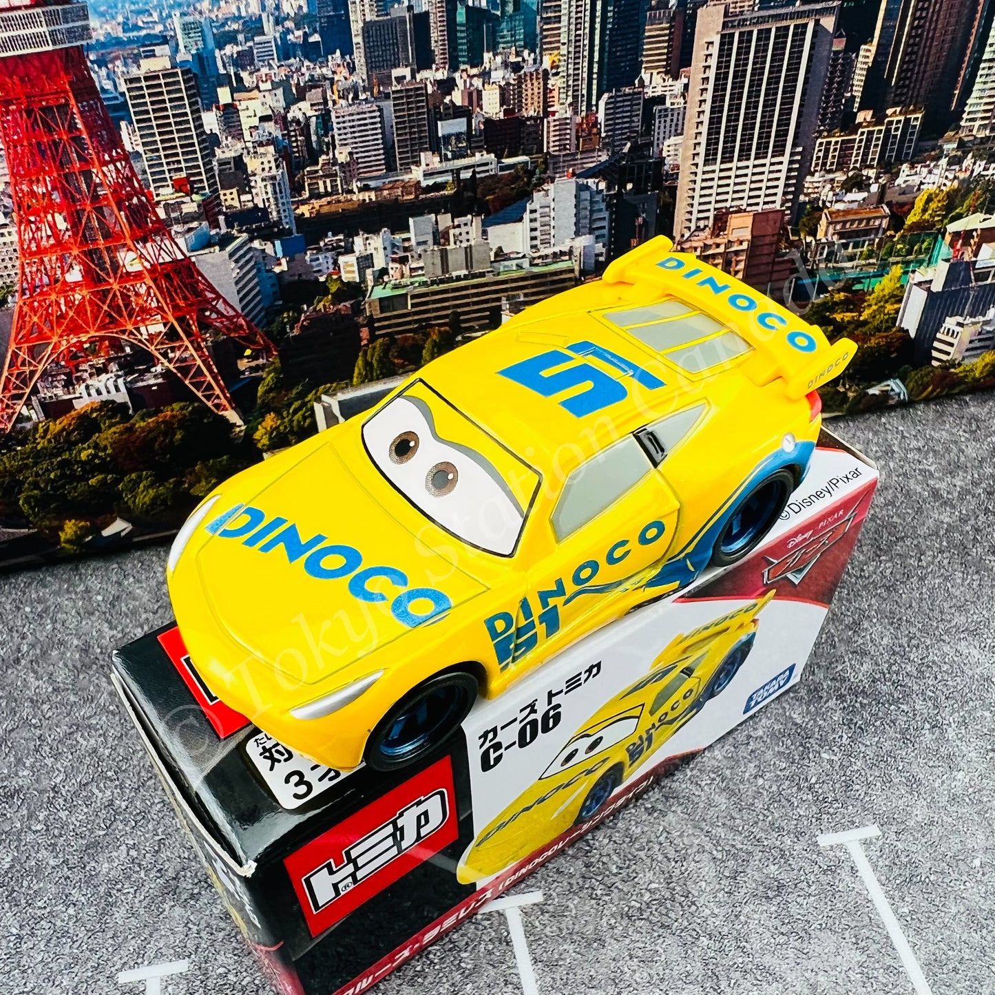 Cars Tomica C-06 Cruz Ramirez (DINOCO Racing Type) 4904810192855