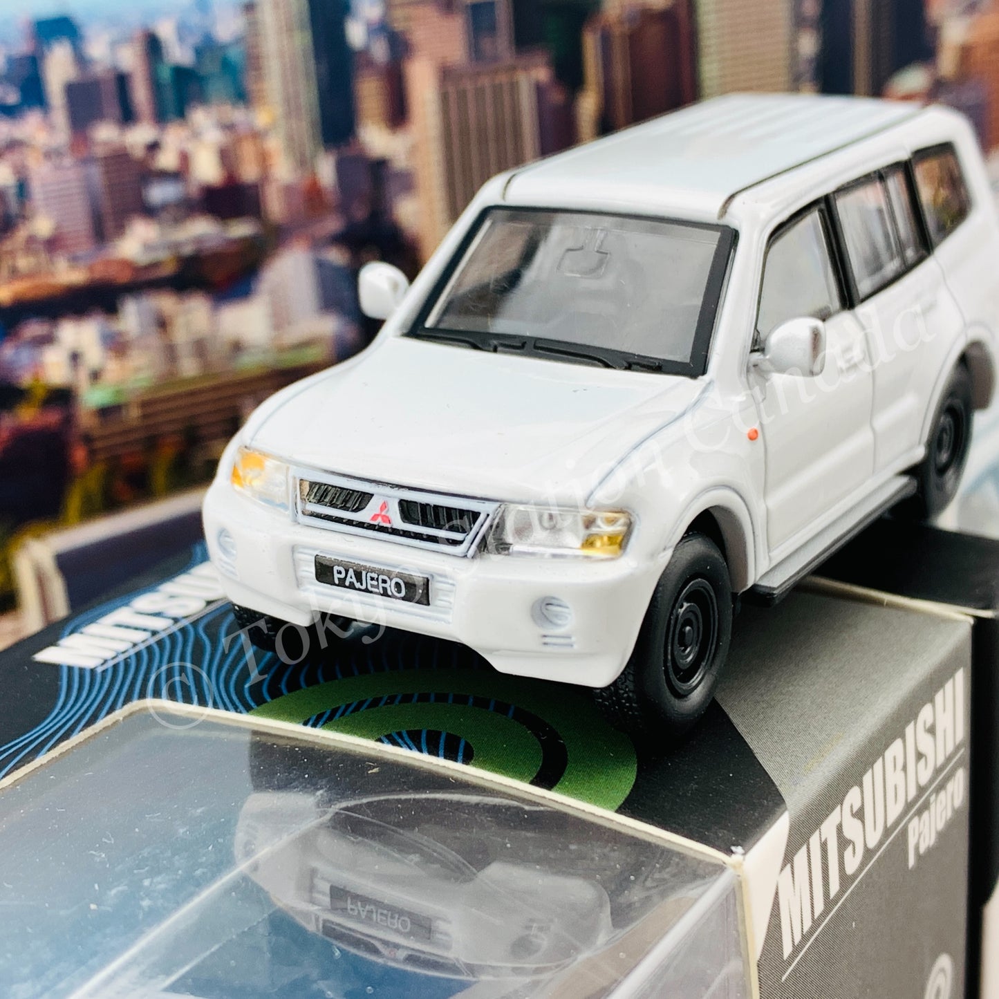 BM CREATIONS JUNIOR 1/64 Mitsubishi Pajero 3rd Generation 2003 WHITE LHD 64B0039