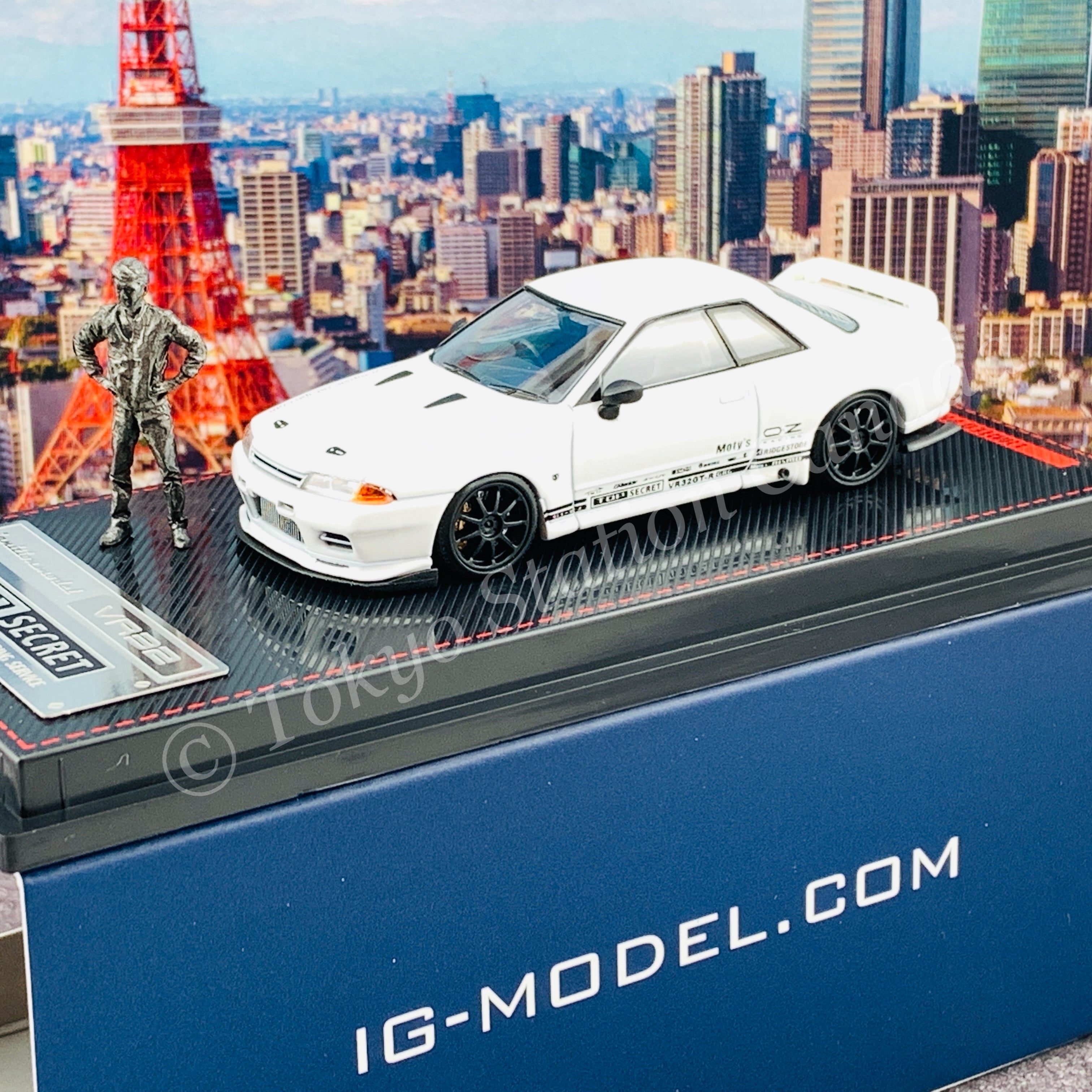 【オンライン限定商品】  Ignition Smokey With White (VR32) GT-R SECRET TOP 1/64 Model ミニカー