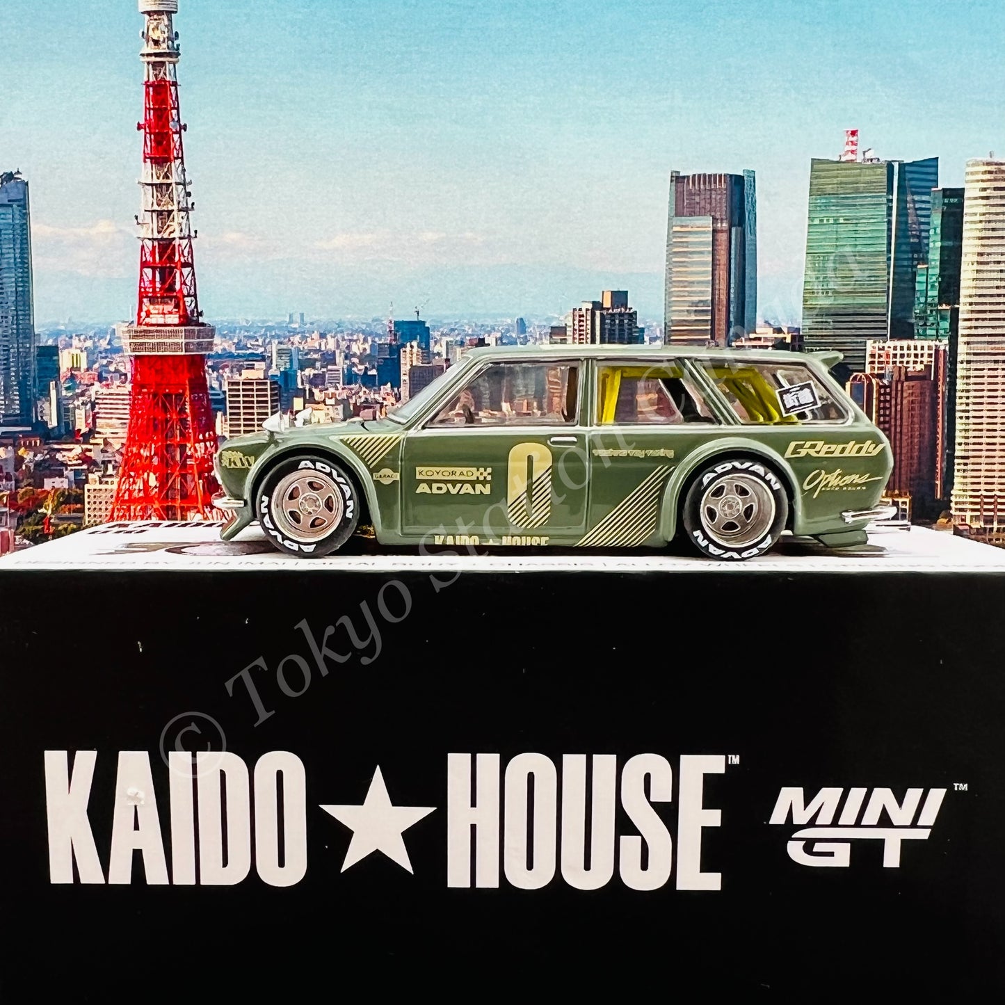 MINI GT x Kaido House 1/64 Datsun KAIDO 510 Wagon Green LHD KHMG010