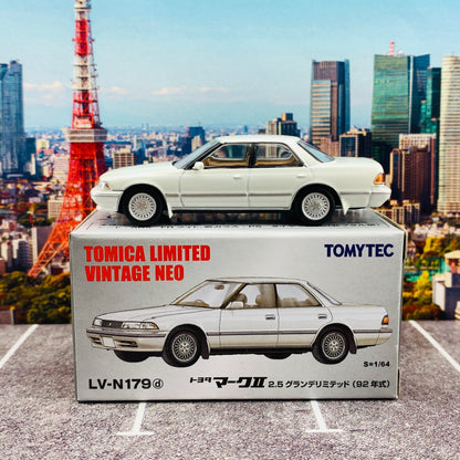Tomytec Tomica Limited Vintage Neo 1/64 Toyota Mark II 2.5 Grand Limited (Pearl White) LV-N179d