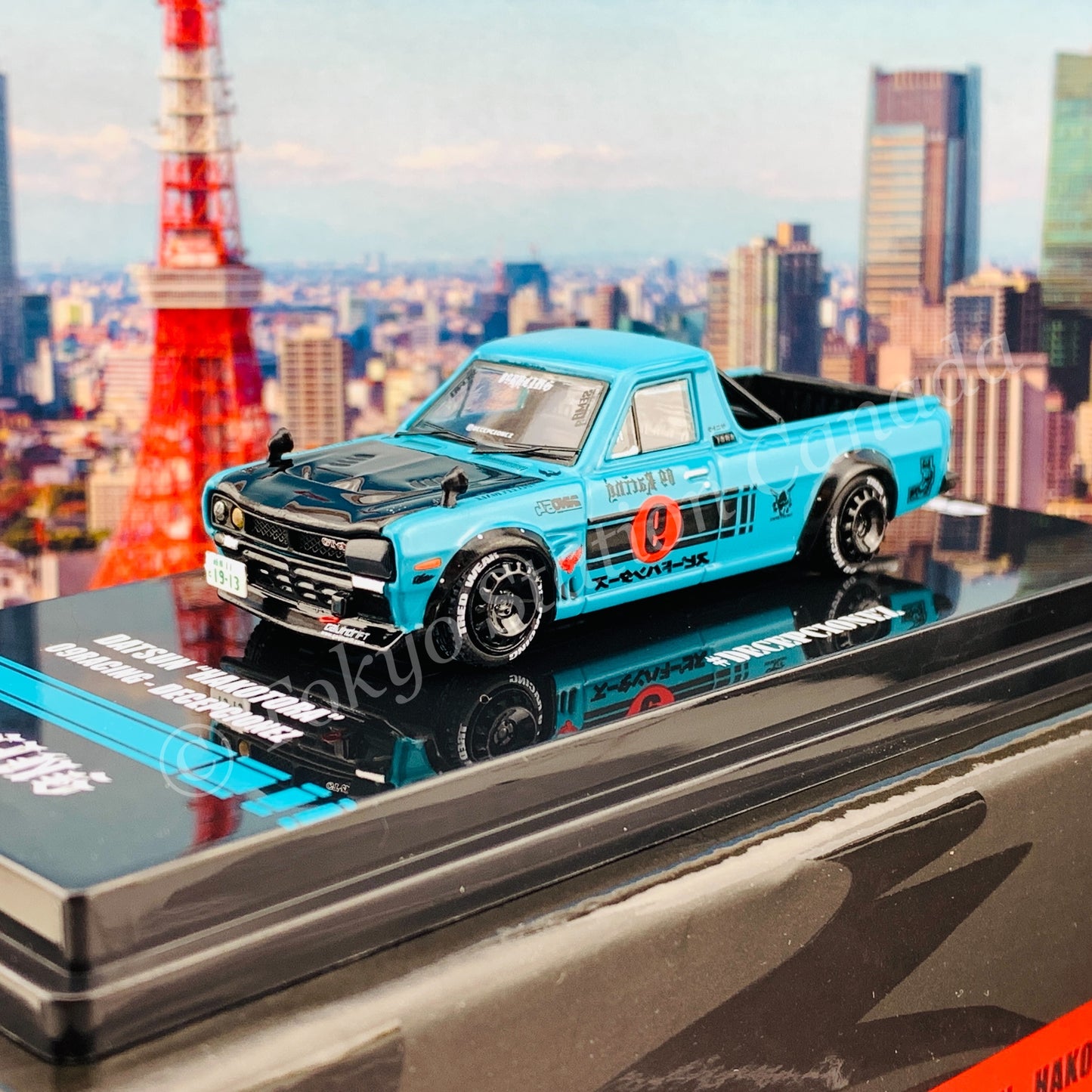 INNO64 1/64 DATSUN HAKOTORA "09 RACING" DECEPCIONEZ IN64-HKT-09R