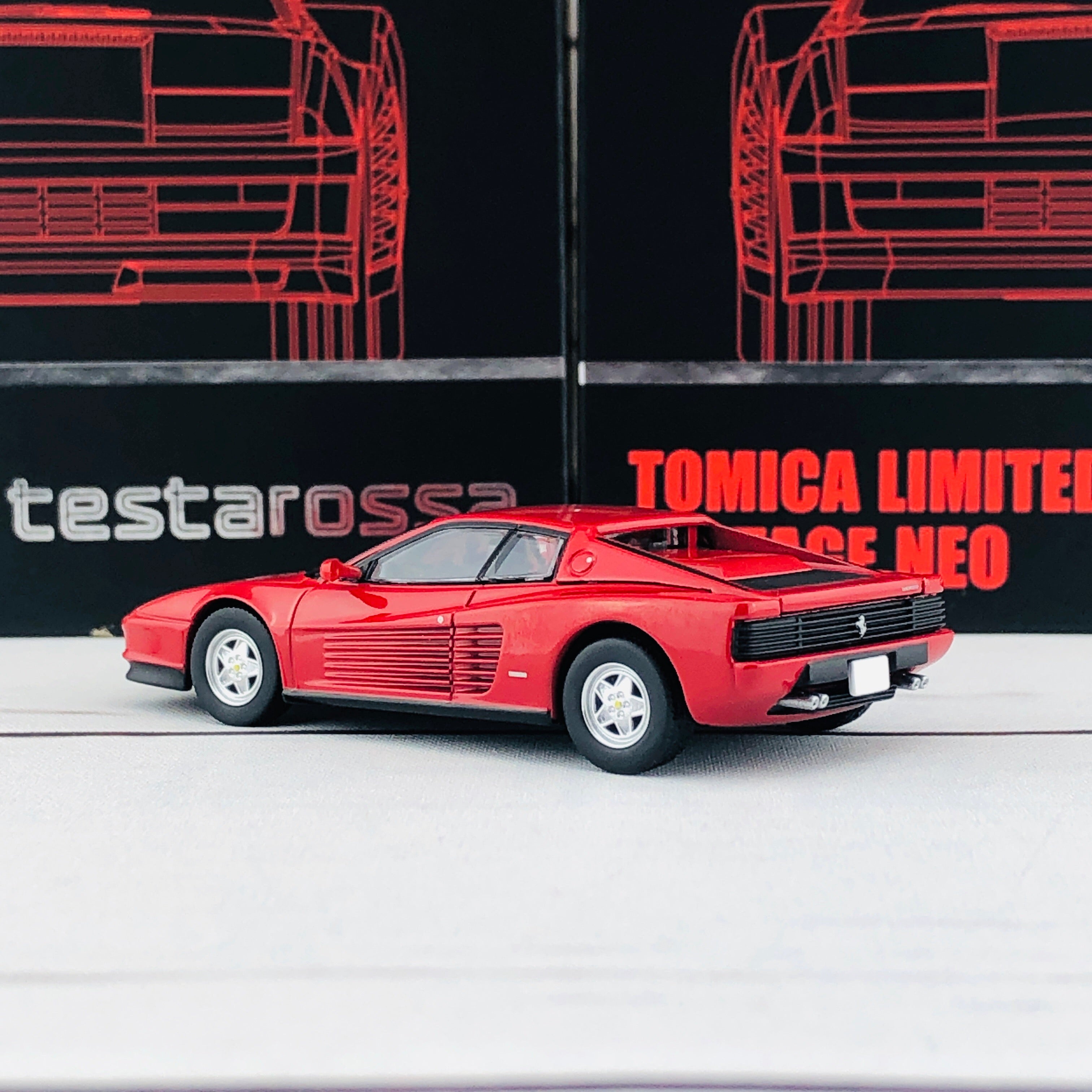 Tomytec Tomica Limited Vintage Neo 1/64 Ferrari Testarossa (RED