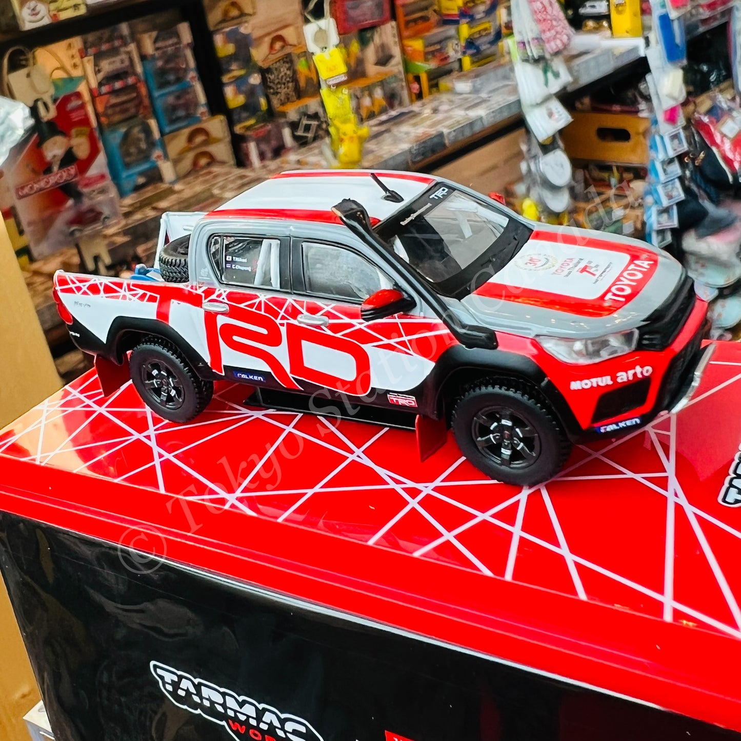 TARMAC WORKS HOBBY64 1/64 Toyota Hilux  AXCR 2016 Show car T64-041-16TRD