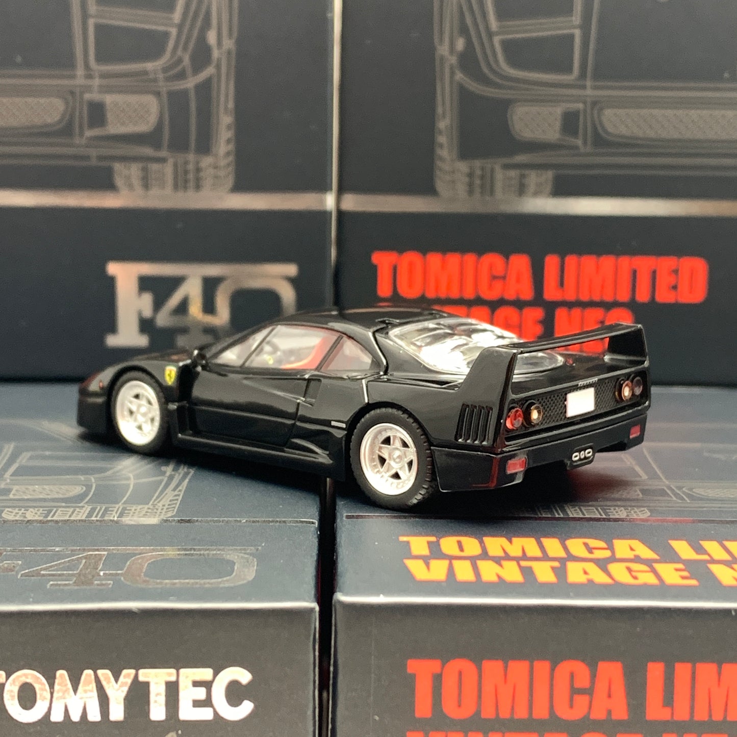 Tomytec Tomica Limited Vintage Neo FERRARI F40 (BLACK) 1/64
