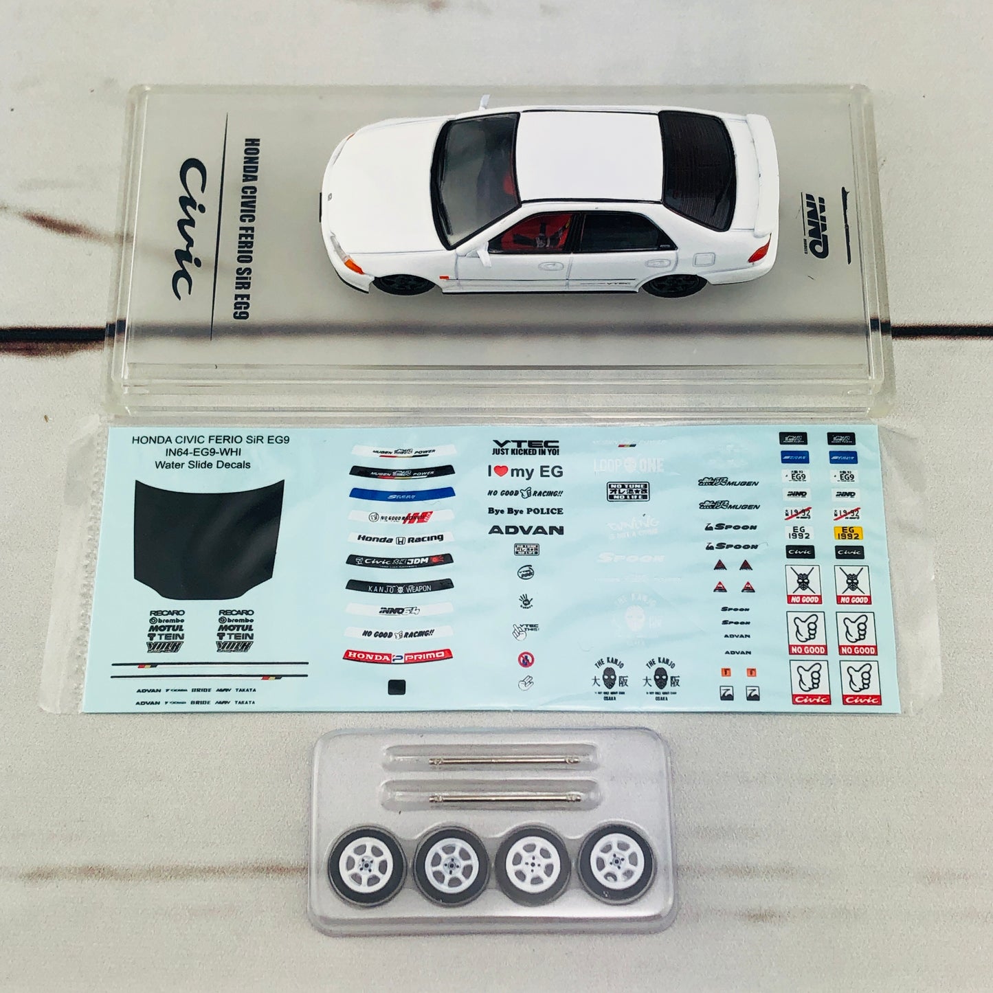 INNO64 HONDA CIVIC FERIO EG9 WHITE with Customizable Stickers and 1 set of wheel IN64-EG9-WHI