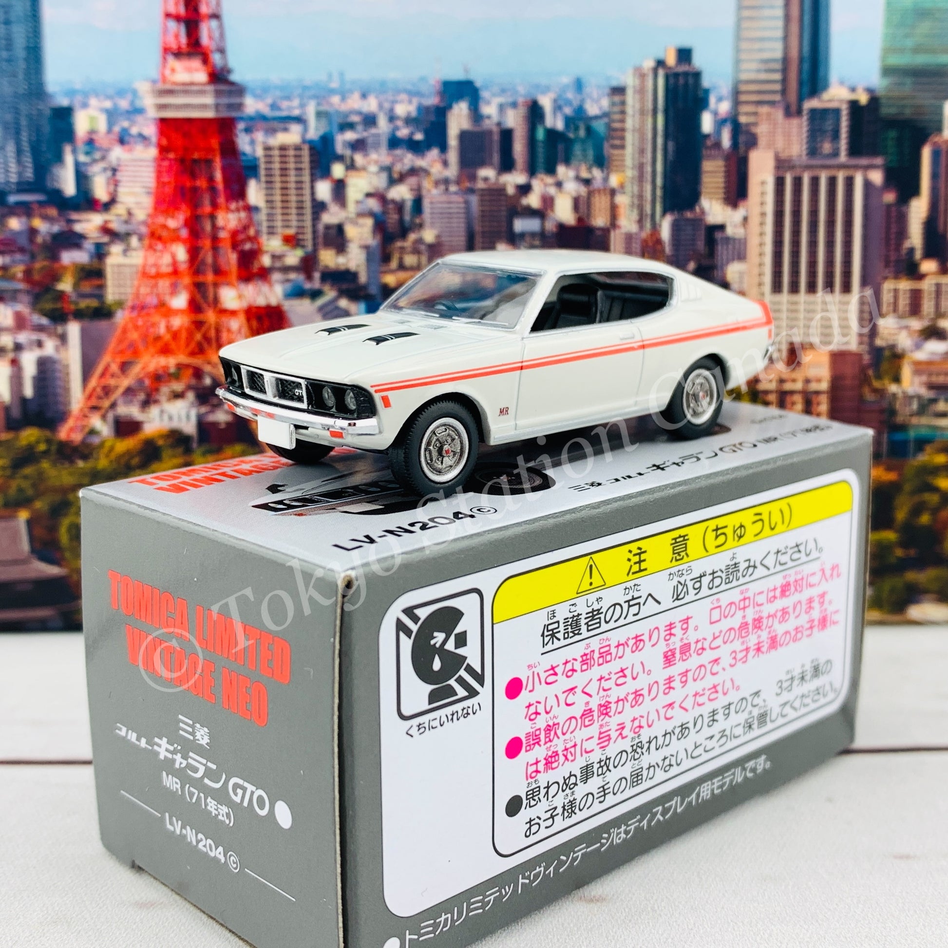 Tomytec Tomica Limited Vintage Neo 1/64 Mitsubishi Colt Galant GTO MR 1971 (White) LV-N204c