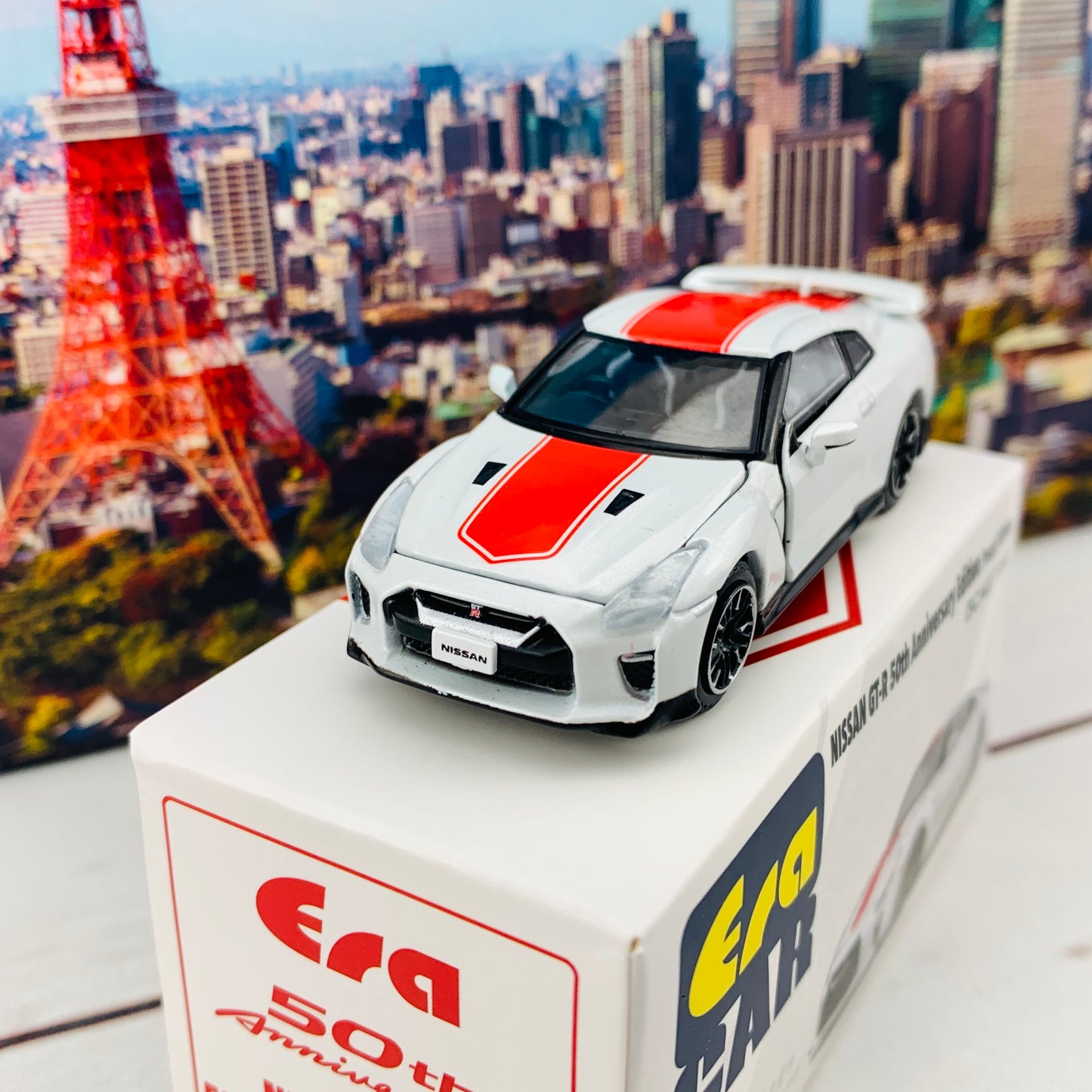 ERA CAR 21 1/64 Nissan GTR 50th Anniversary Edition Pearl White NS20GTRSP26