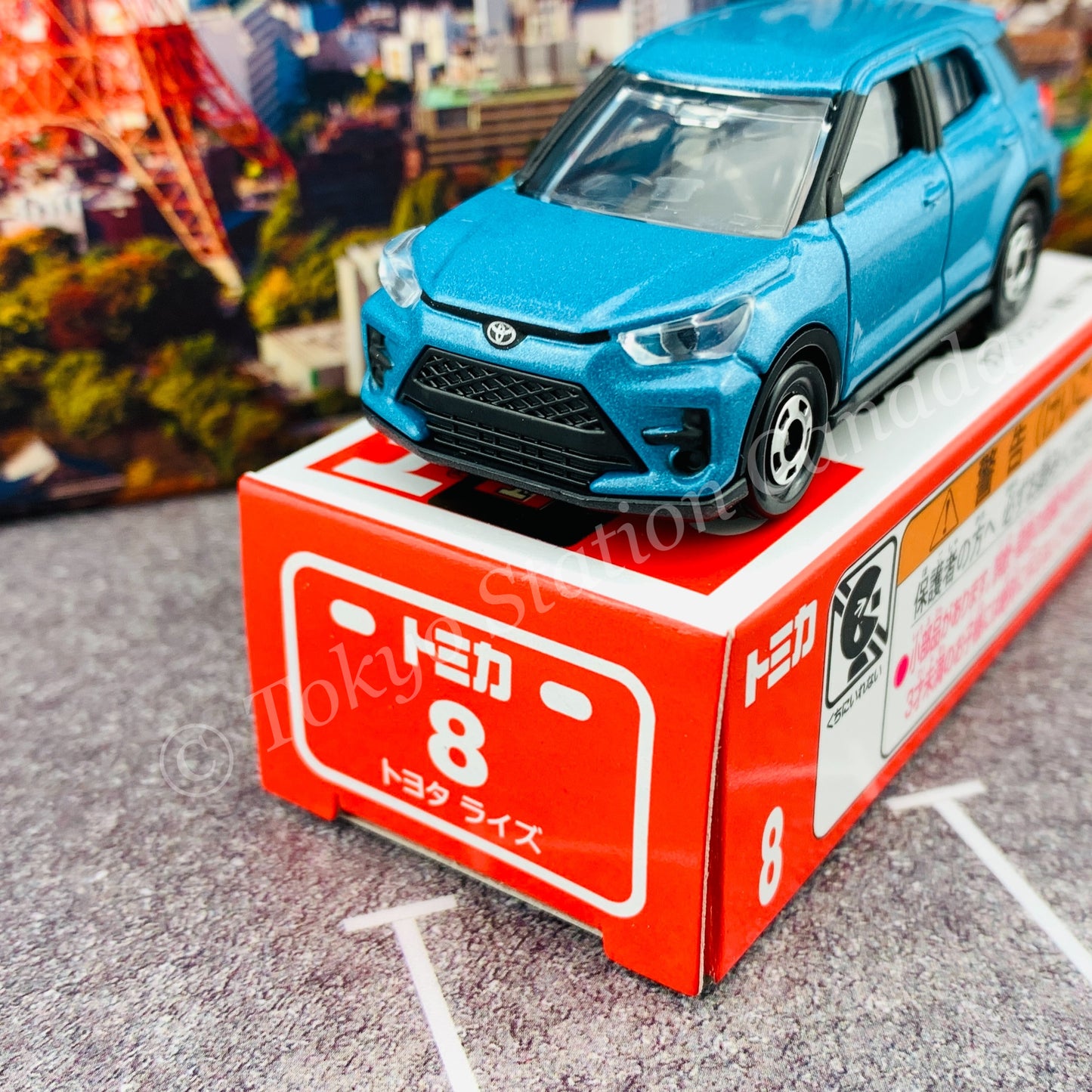 TOMICA 8 Toyota Raize