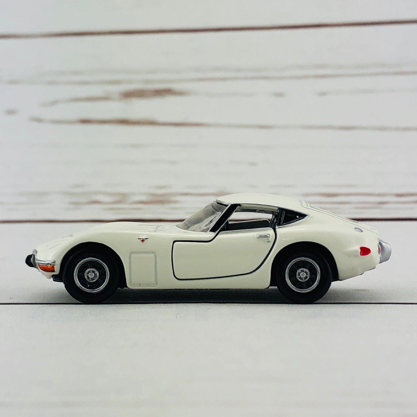 Tomica Premium 27 Toyota 2000GT