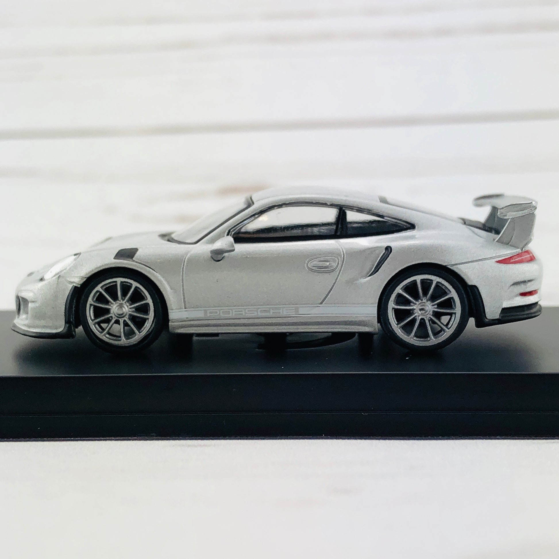 Spark 1/64 Porsche 911 GT3 2016 Silver Y074