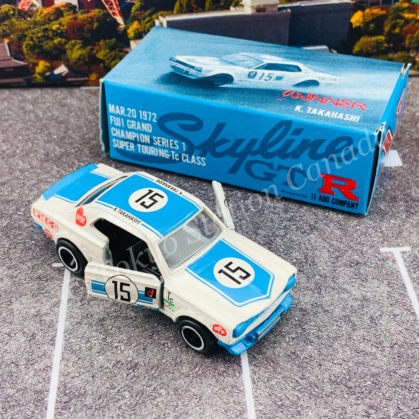 TOMICA x II ADO COMPANY Skyline HT 2000 GT-R (KPGC10) Winner K. TAKAHASHI MADE IN JAPAN