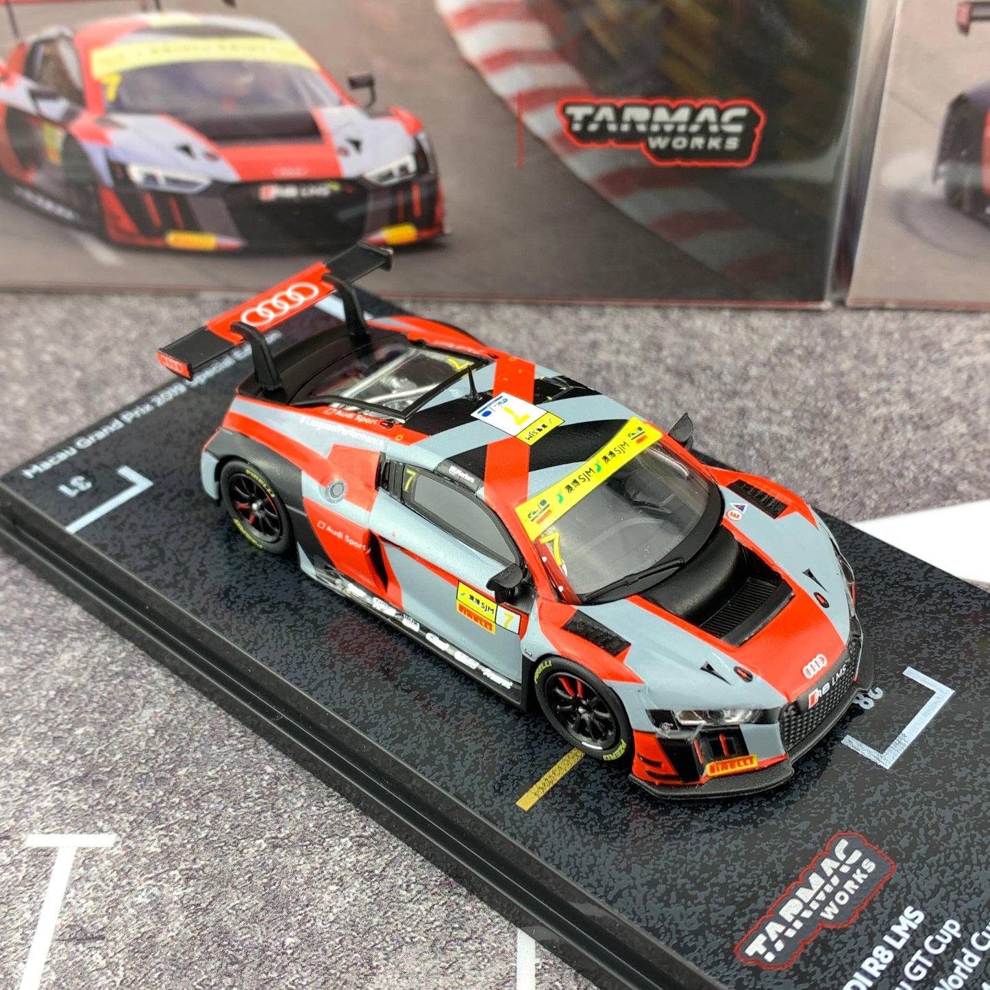 Tarmac Works 1/64 Audi R8 LMS Macau GT Cup FIA GT World Cup 2016 Edoardo Mortara T64-007-MGP16EM
