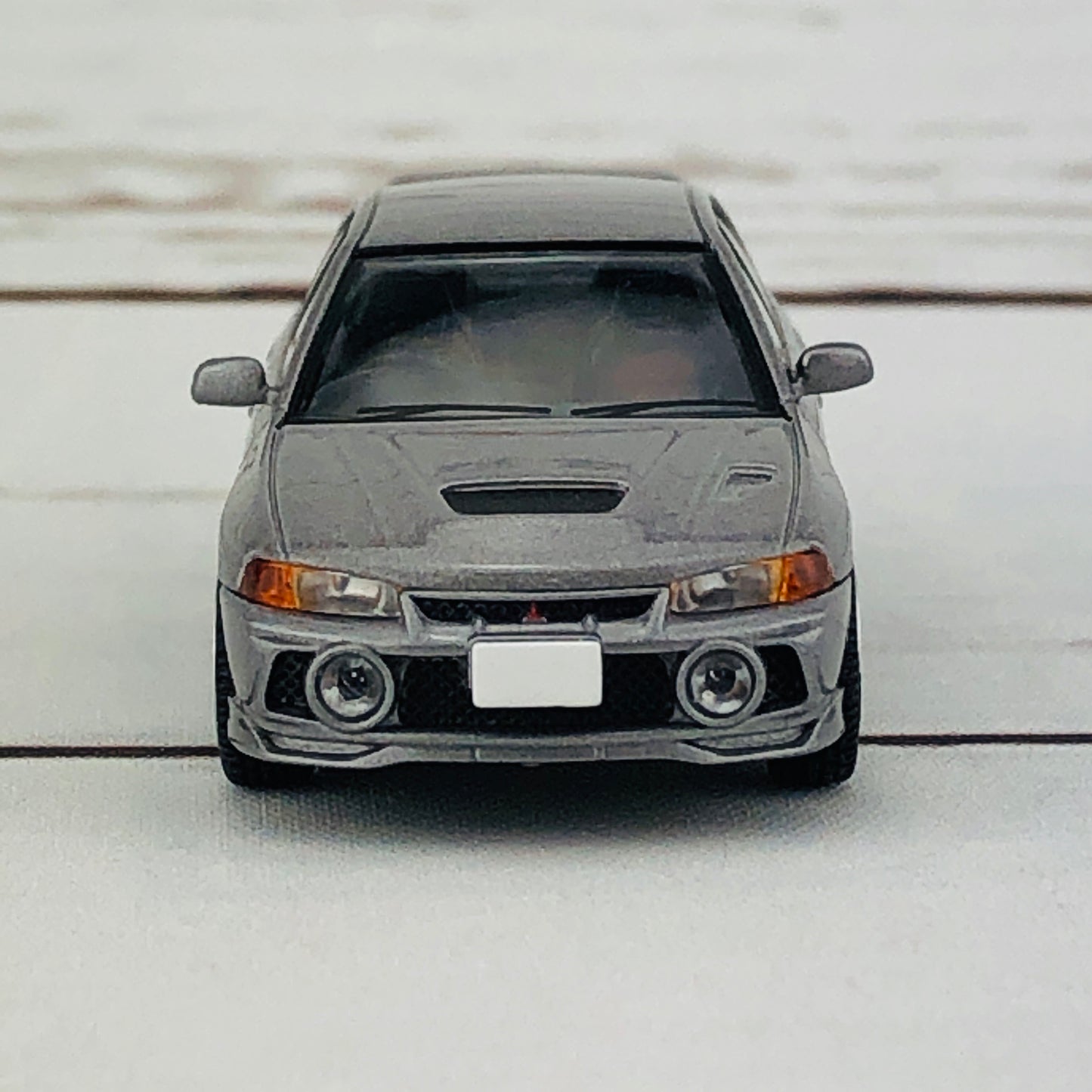 Tomica Limited Vintage Neo Mitsubishi Lancer Evolution IV GSR Silver (1996) LV-N186a