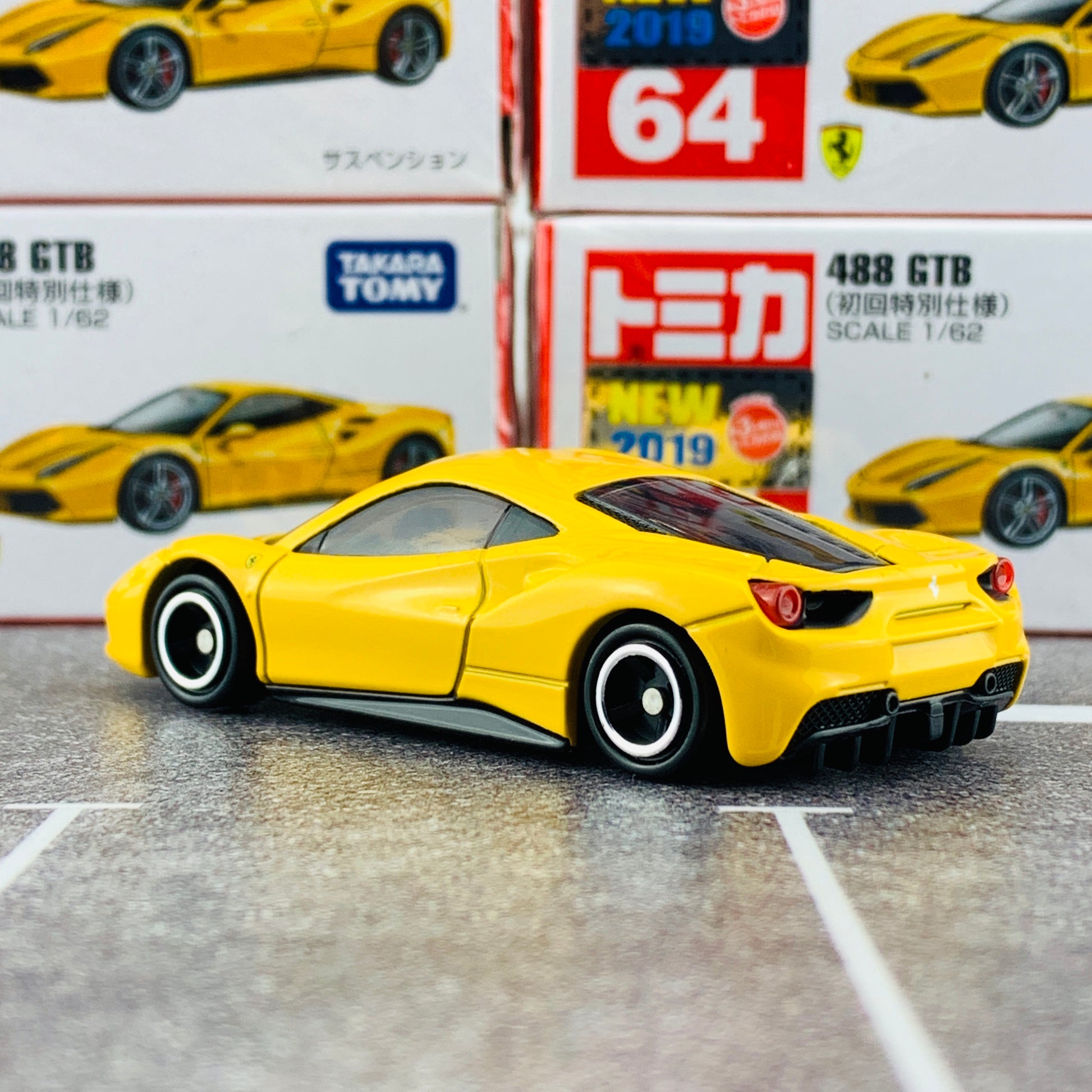 Tomica 64 Ferrari 488 GTB First Edition (初回特別仕様)