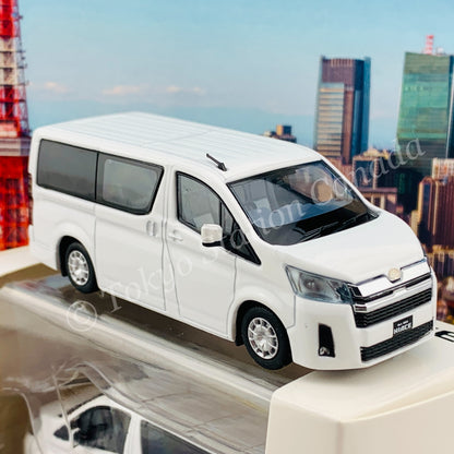 Model 1 1/64 Toyota Hiace 300 WHITE C33121