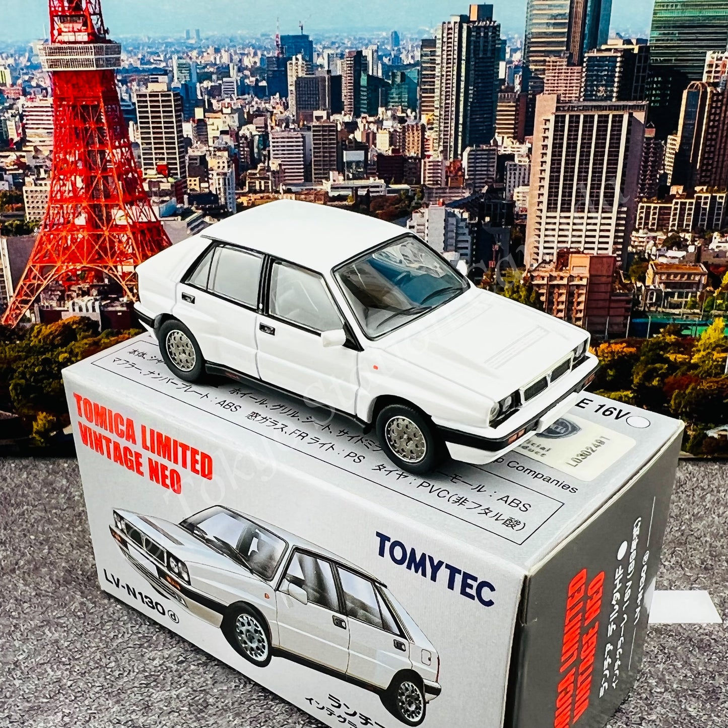 TOMYTEC Tomica Limited Vintage NEO 1/64 Lancia Delta HF Integrale 16V (white) LV-N130d
