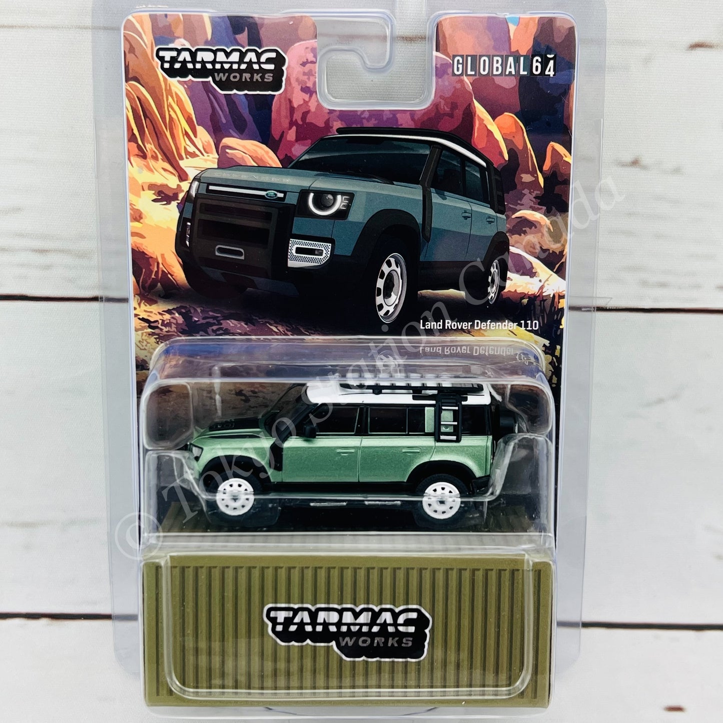 TARMAC WORKS 1/64 Global64 Land Rover Defender 110 Green Metallic T64G-020-GR