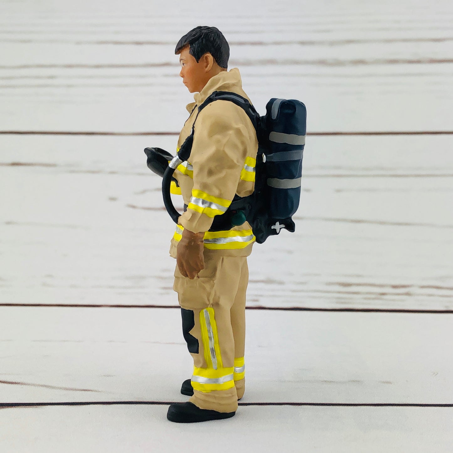 Tiny 1/18 Figure Fireman Hong Kong