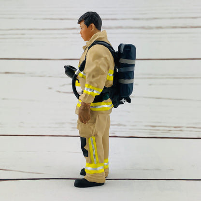 Tiny 1/18 Figure Fireman Hong Kong