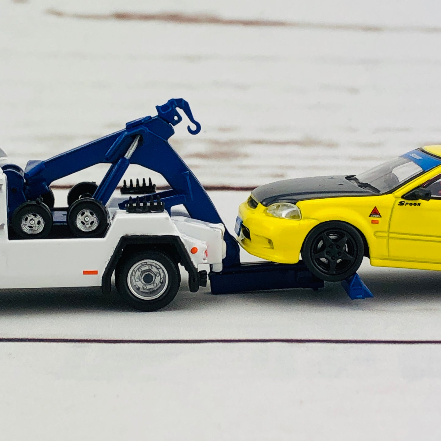 Tiny 144 Isuzu N Series Tow Truck