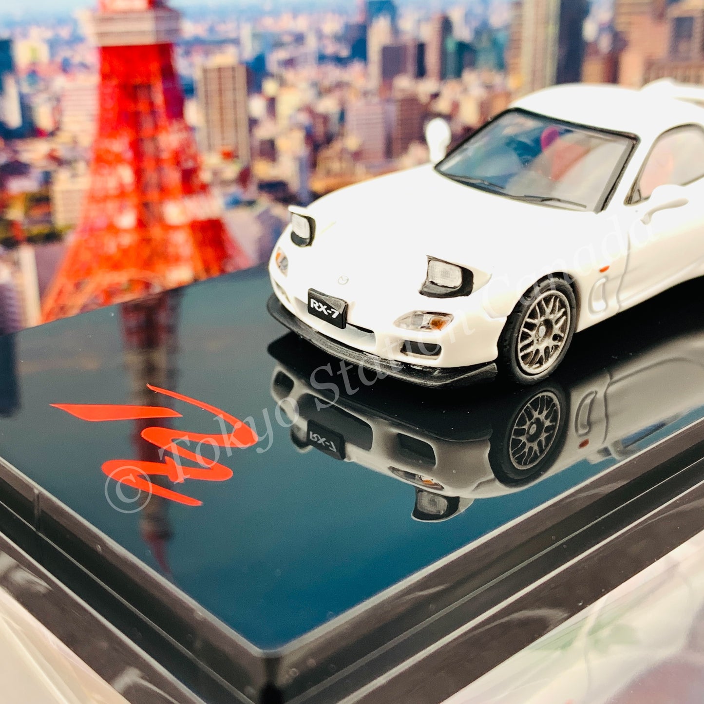 HOBBY JAPAN 1/64 Mazda RX-7 (FD3S) Type RZ With Engine Display Model White HJ642007EW