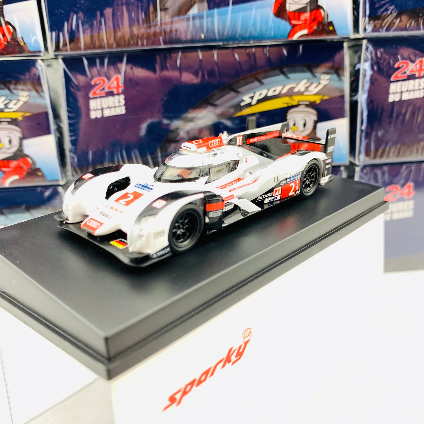 Sparky 1/64 AUDI R18 E-TRON QUATTRO NO.2 AUDI SPORT TEAM JOEST WINNER 24H LE MANS 2014 A. LOTTERER - M. FÄSSLER - B. TRÉLUYER Y091