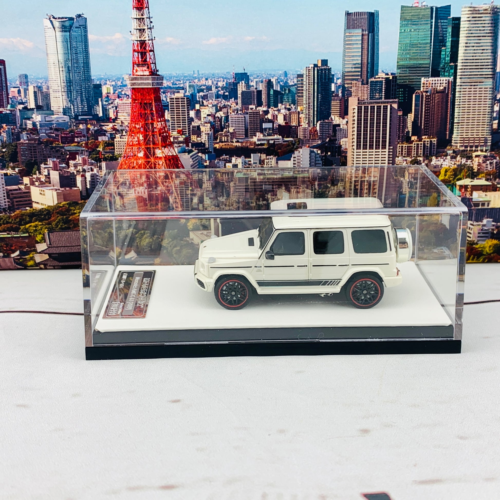 MOTORHELIX 1/64 Mercedes-AMG C63 WHITE