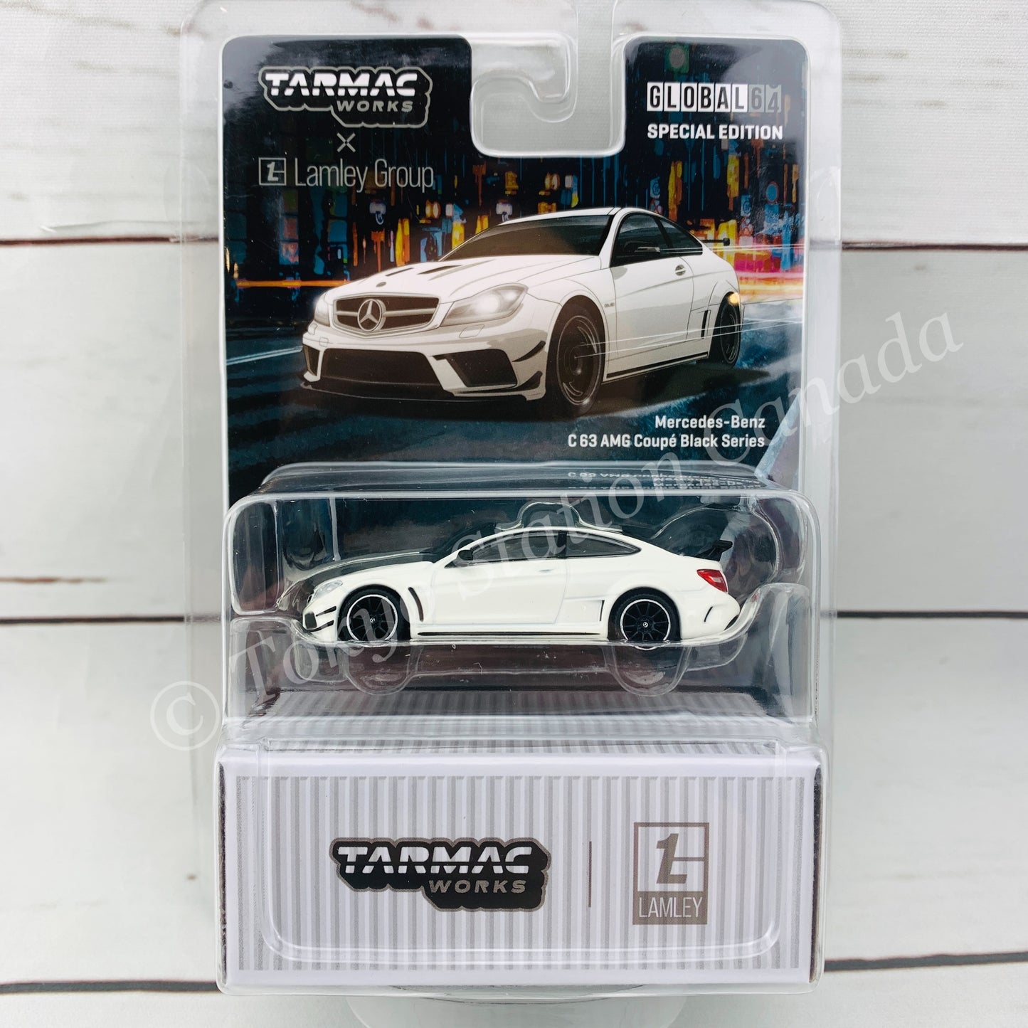TARMAC WORKS x Lamley 1/64 GLOBAL64 SPECIAL EDITION Mercedes-Benz C63 AMG Coupé Black Series White Metallic T64G-009-DW